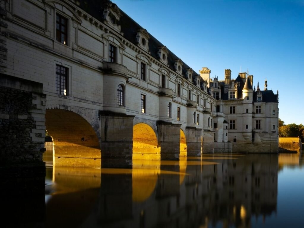The Château de Chenonceau and its five arches spanning the river