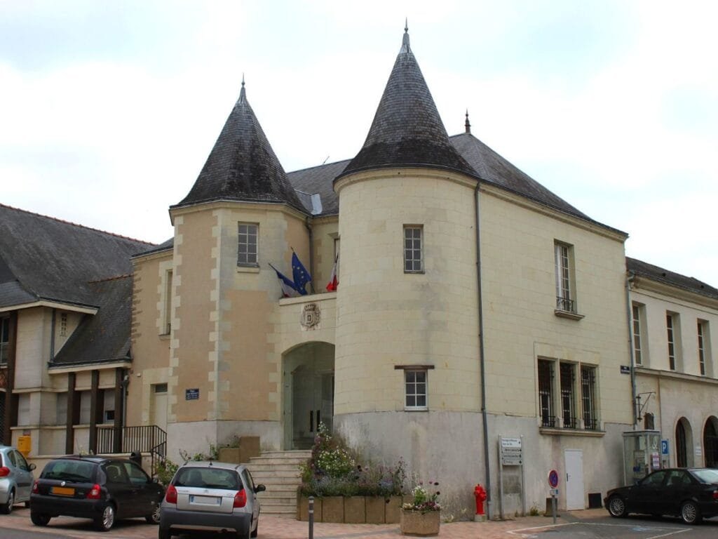 Mairie de Doué en Anjou